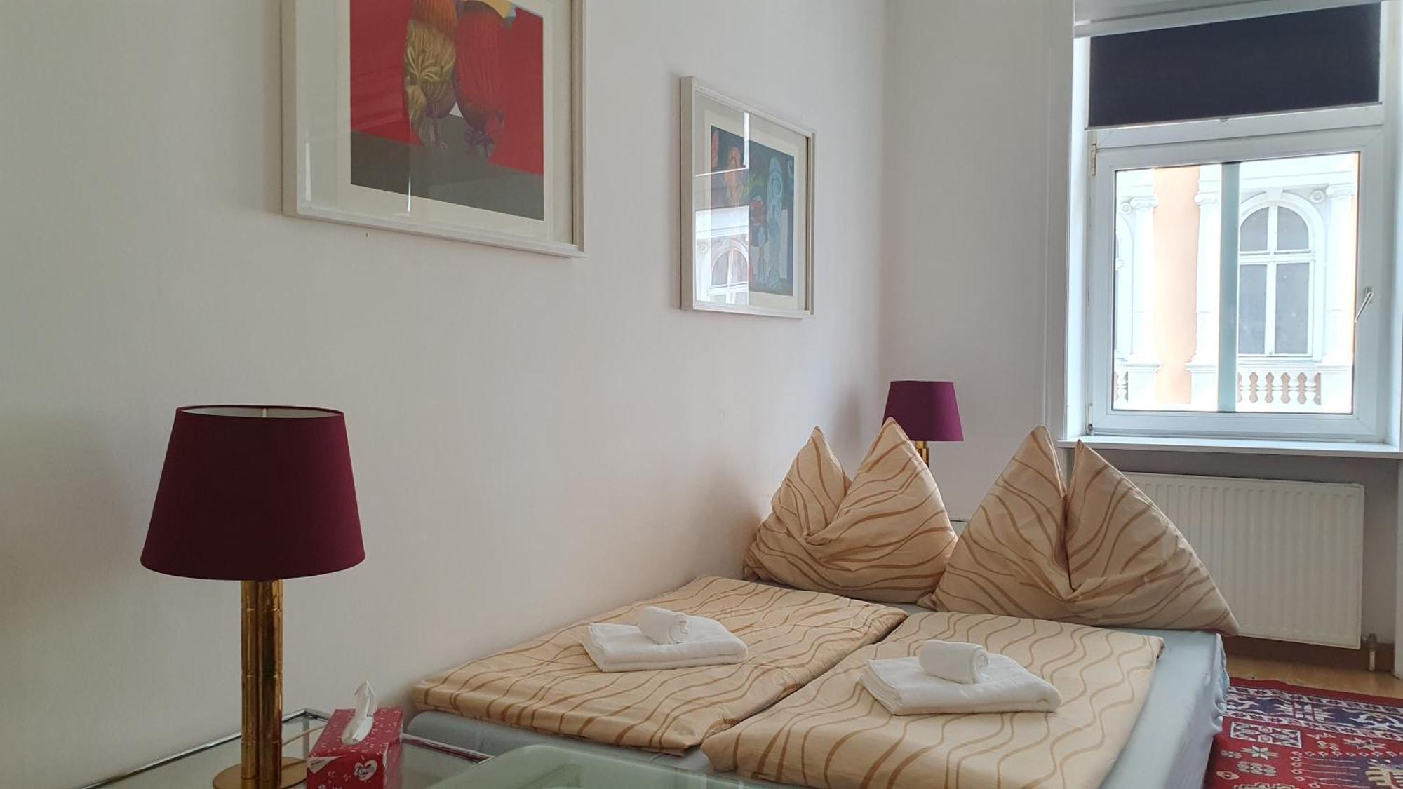Quiet 2-Room Flat, Walking Distance To City Centre เวียนนา ภายนอก รูปภาพ